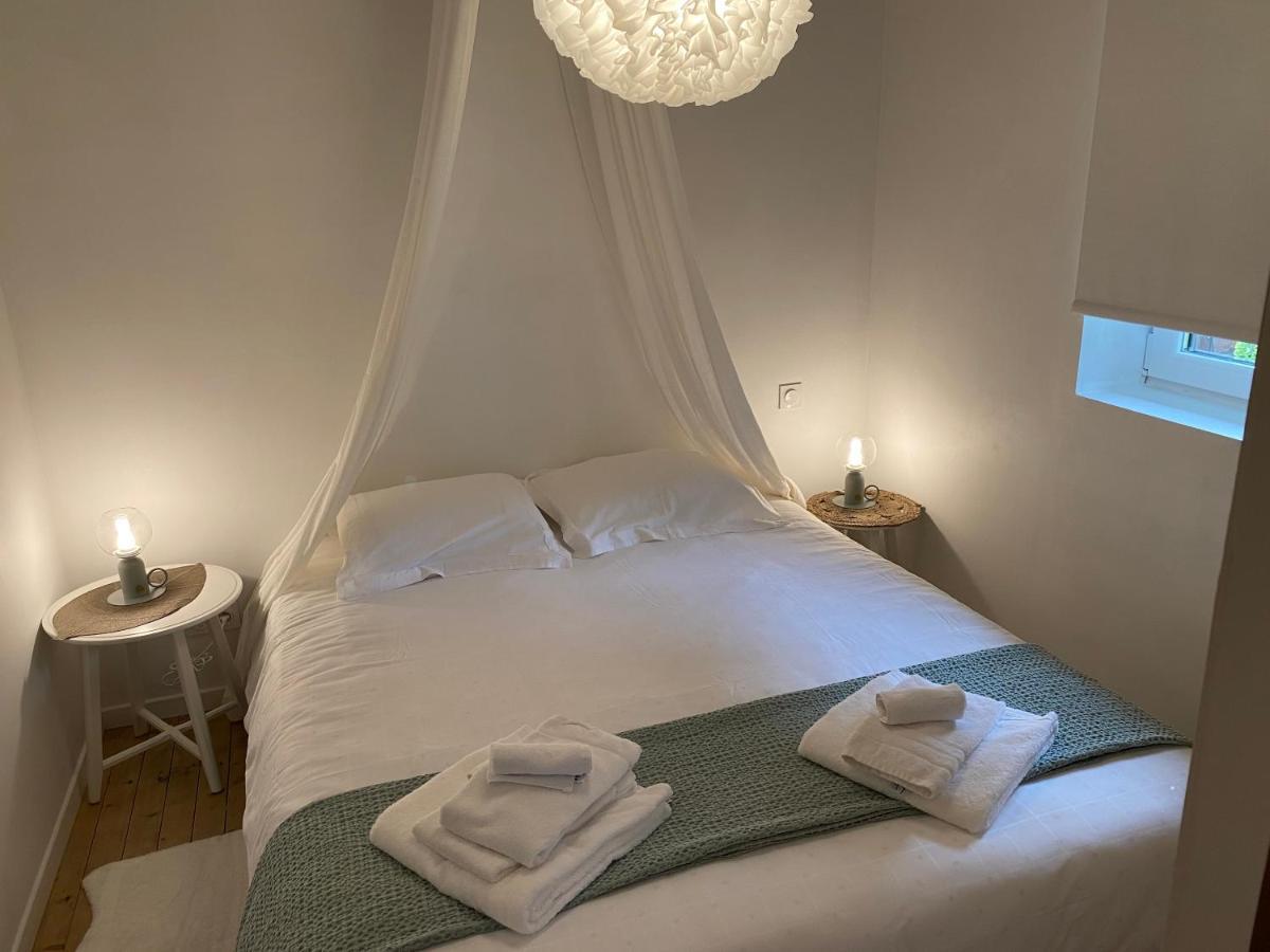 Au Petit Manoir Bed & Breakfast 3*