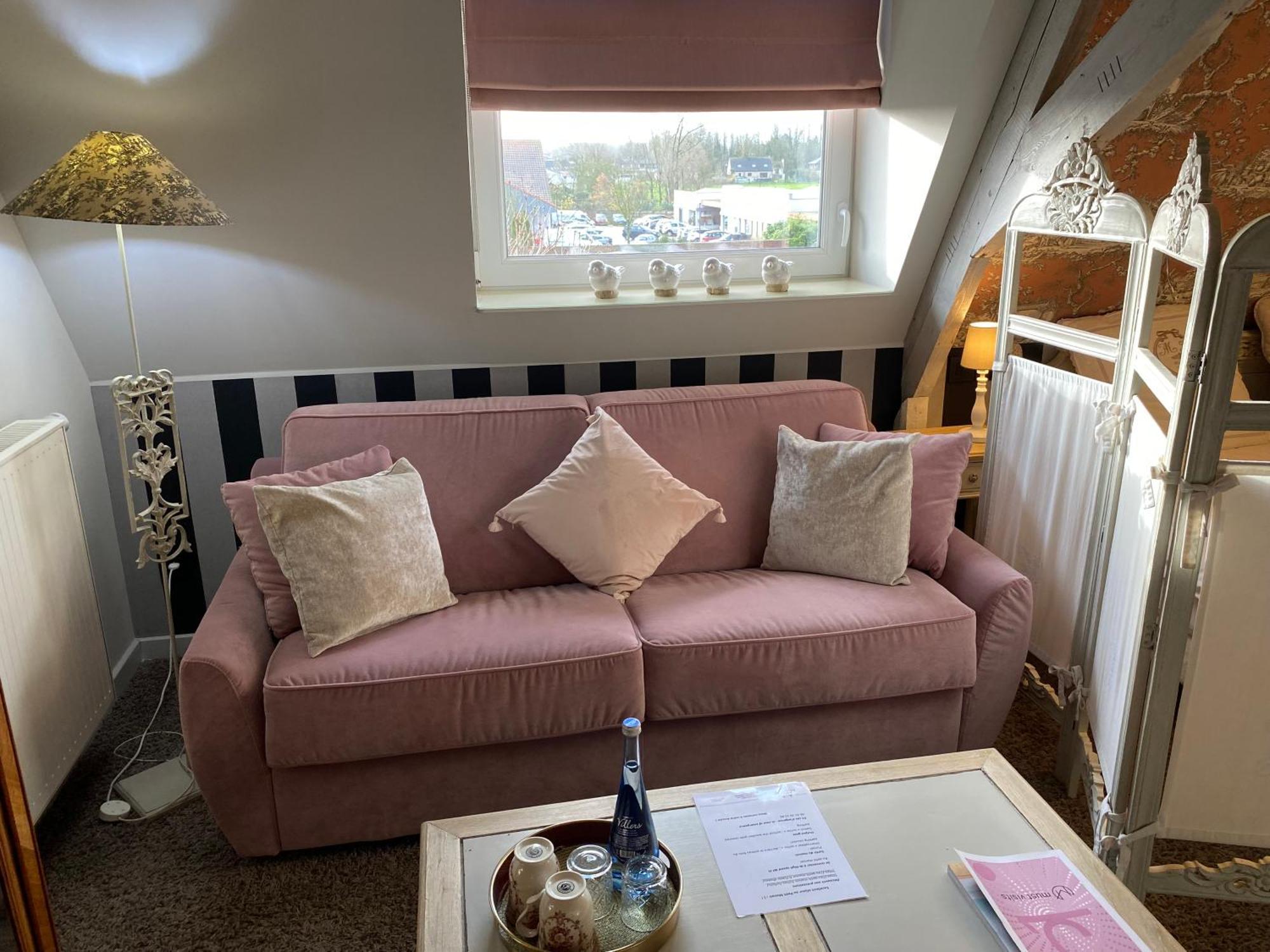 Au Petit Manoir Bed & Breakfast